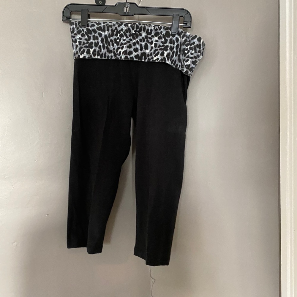 PINK cropped leggings
